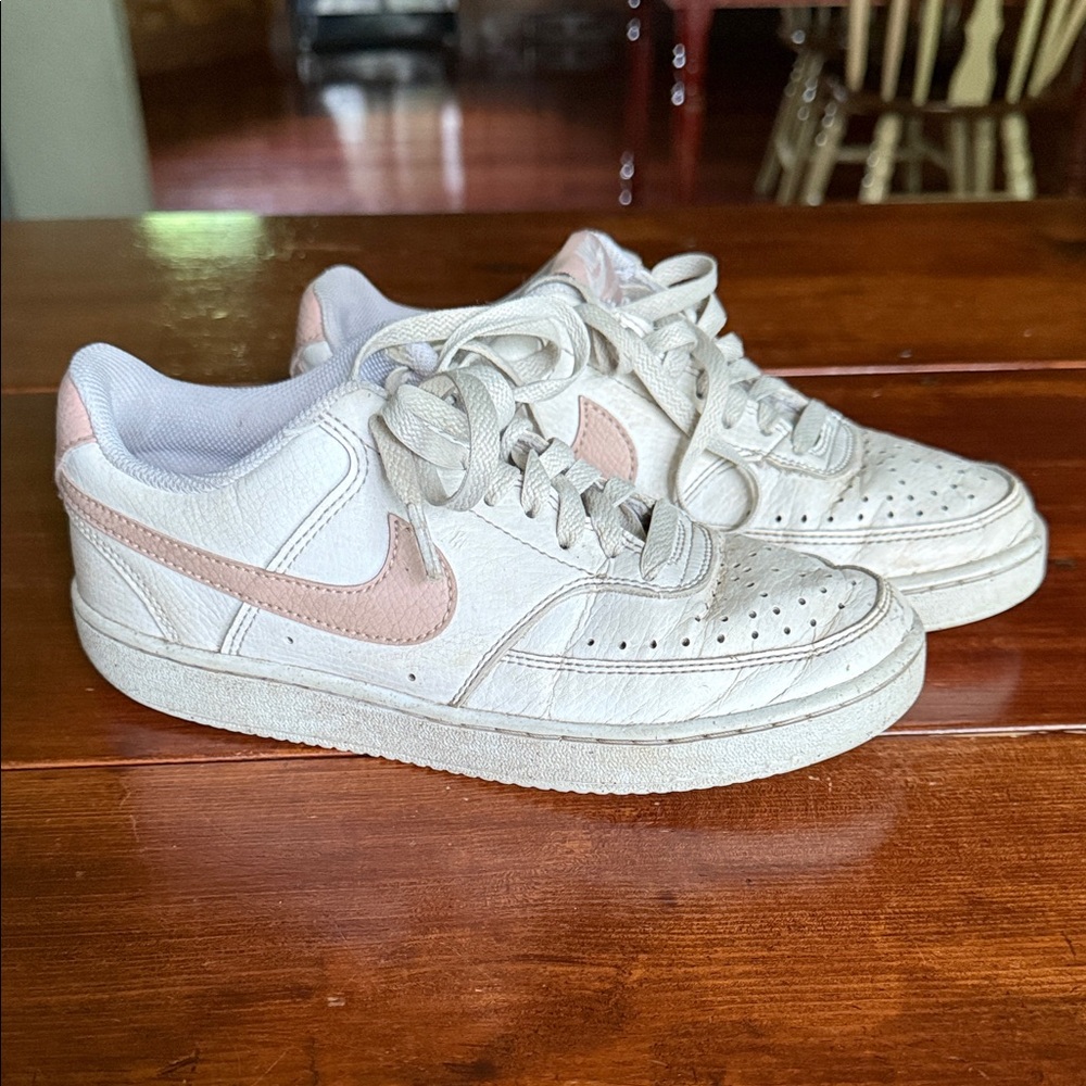 Women’s Nike White and Pink Casual Sneakers